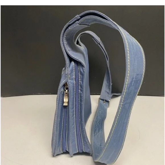 Baggallini Blue/Lime Nylon Multi-Pocket Crossbody Bag w/ Detachable Change Purse - Picture 5 of 15